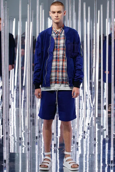 Look 14